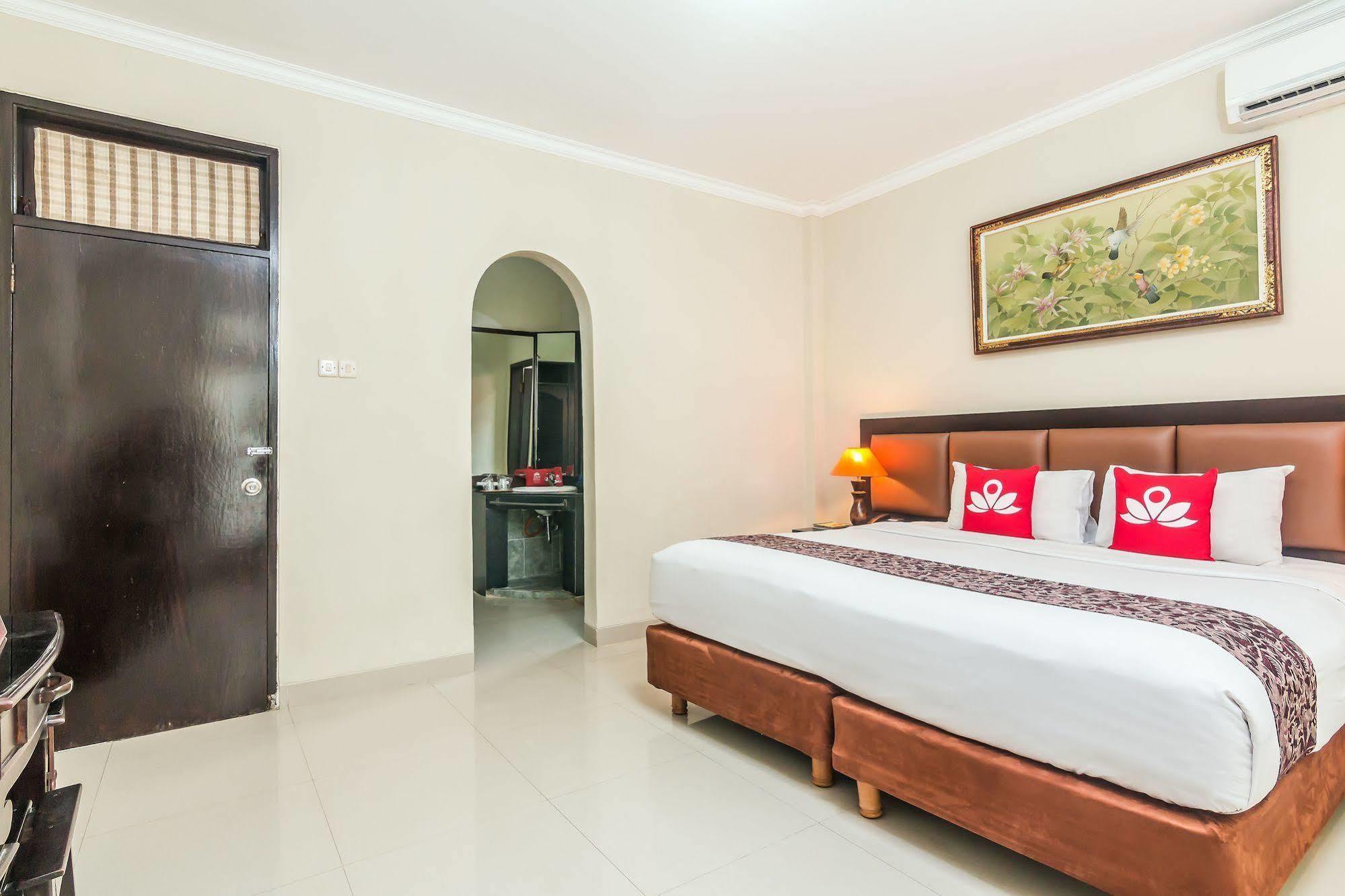 Zen Rooms Seminyak Taman Petitenget Экстерьер фото