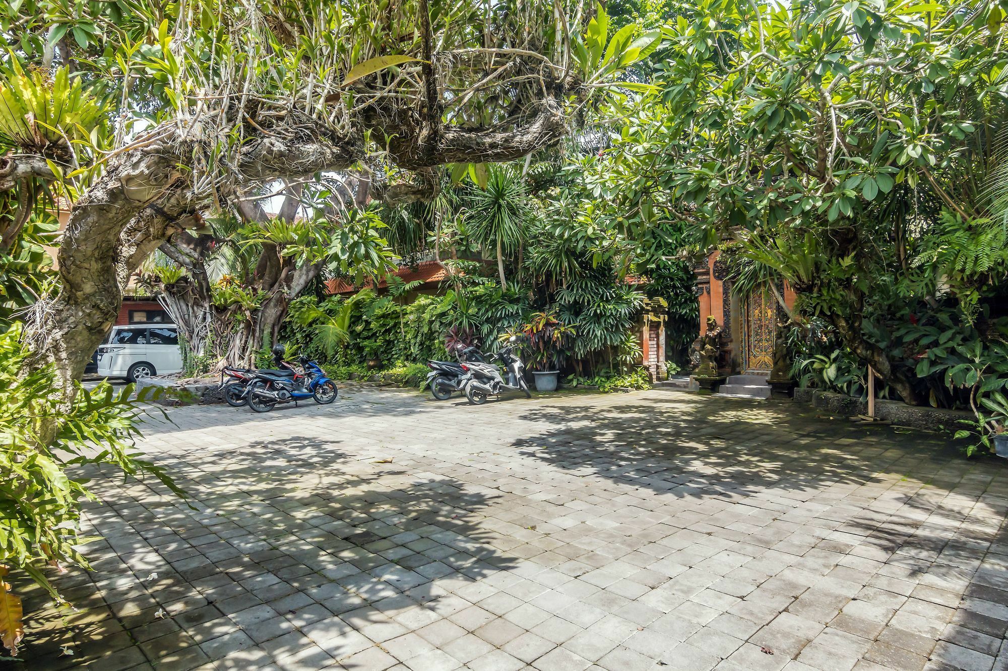 Zen Rooms Seminyak Taman Petitenget Экстерьер фото