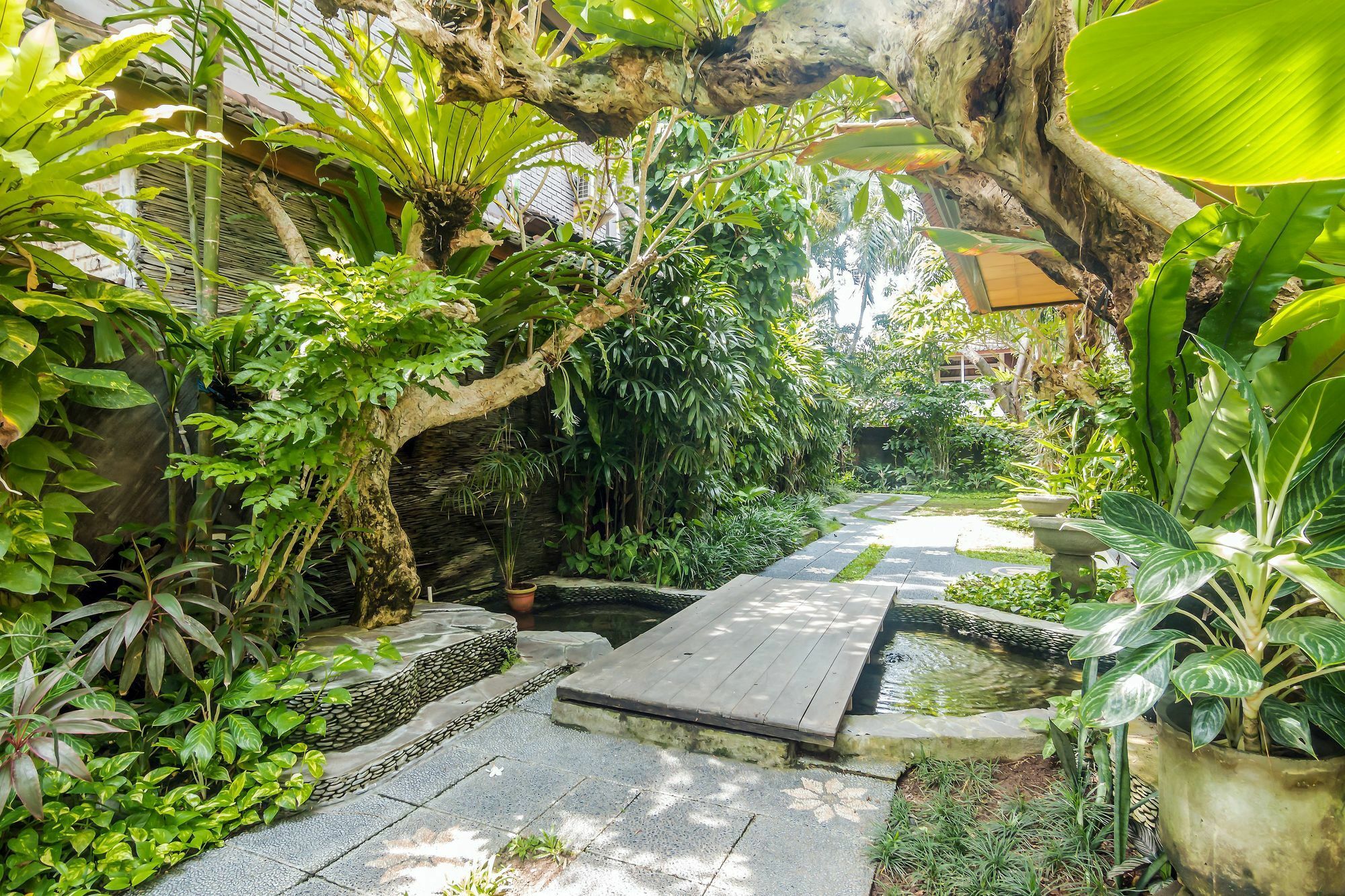 Zen Rooms Seminyak Taman Petitenget Экстерьер фото